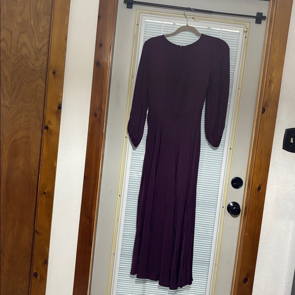 Farm Rio Piping Cutout Balloon Sleeve Dress in purple/burgundy. - Picture 5 of 10